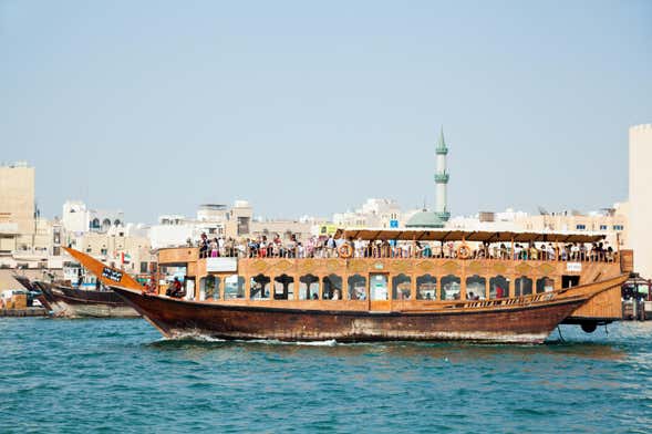 Passeio de dhow por Dubai