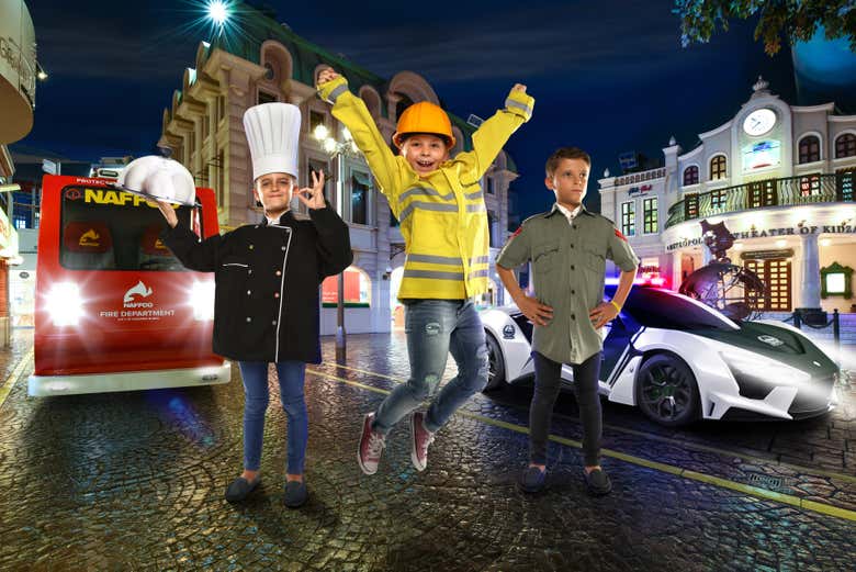 Crianças brincando na KidZania Dubai