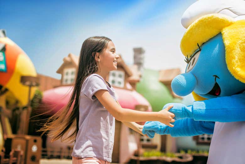 Conhecendo a Smurfette no Motiongate Dubai